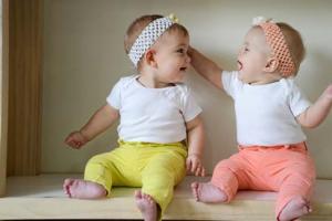 Как протекает беременность двойней или близнецами по неделям: рост и вес матери и детей, виды многоплодной беременности и особенности ее развития