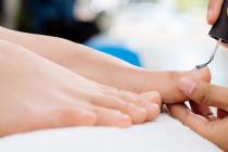 Лечение грибка на ногтях ног и стопах в домашних условиях Грибок на ногтях ноги что делать